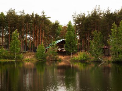 Баня на дровах у озера